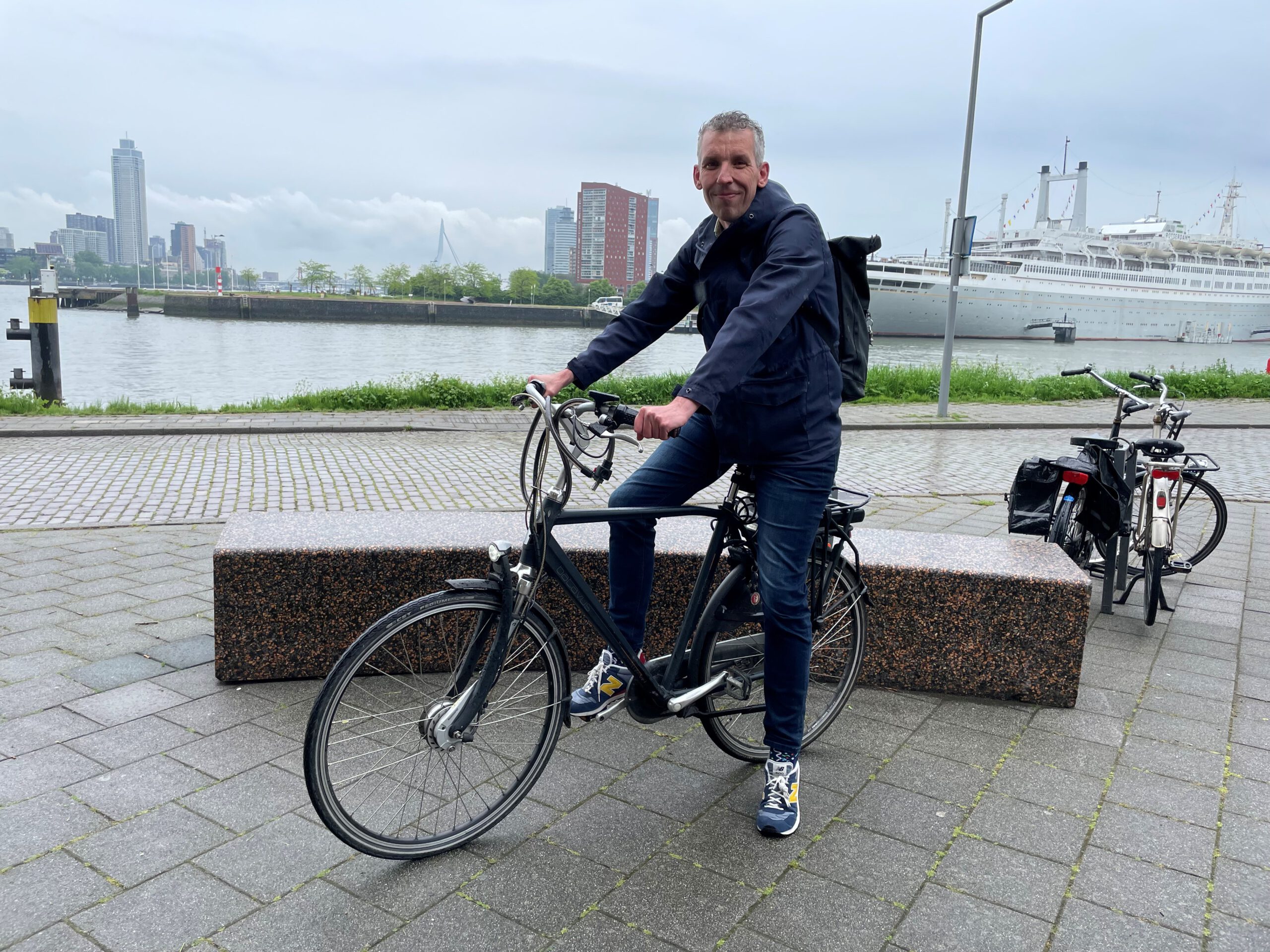 fietsend naar het werk